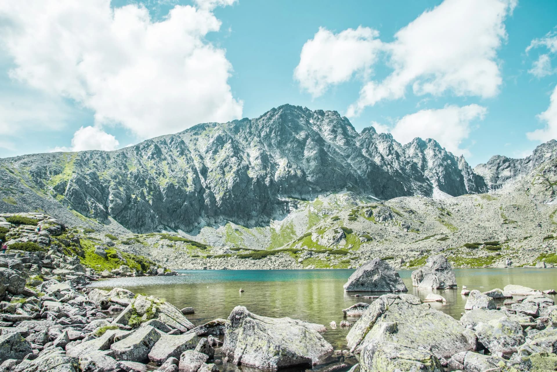 Lac alpin des Hautes Tatras en Slovaquie