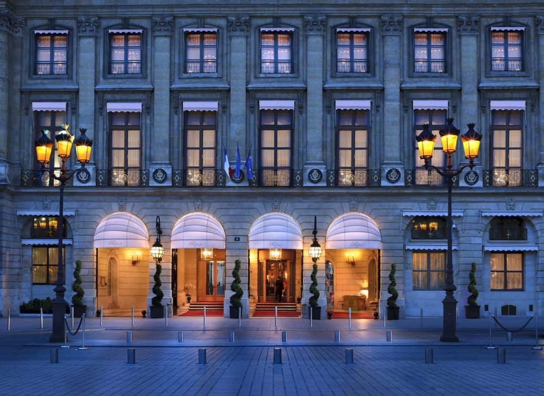 Yara Shoemaker: VIP-Cocktailabend in Paris, auf Einladung
